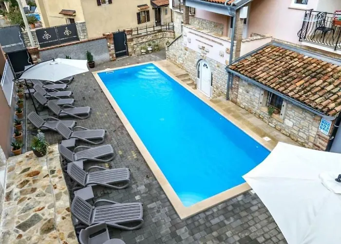 Fiorela 2 By Interhome Porec