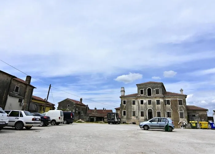 Fiorela 2 By Interhome Porec