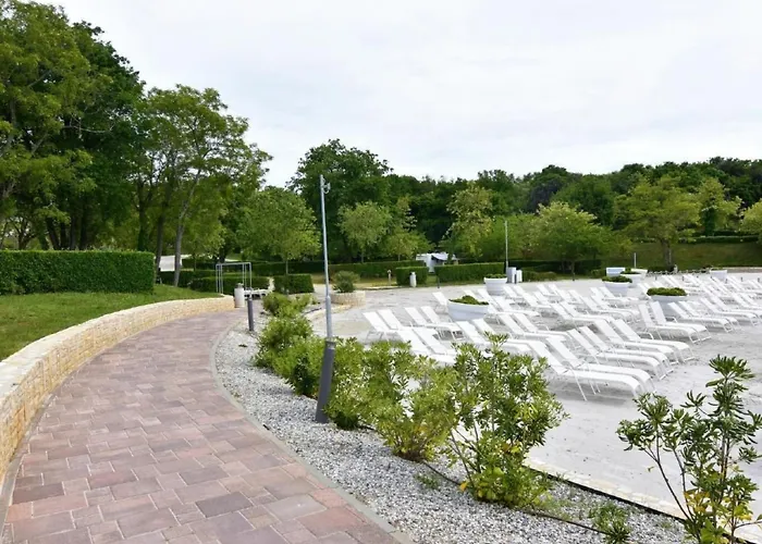 Fiorela 2 By Interhome Porec