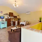 Apartament Fiorela 2 By Interhome Poreč