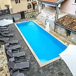 Fiorela 2 By Interhome Πόρετς