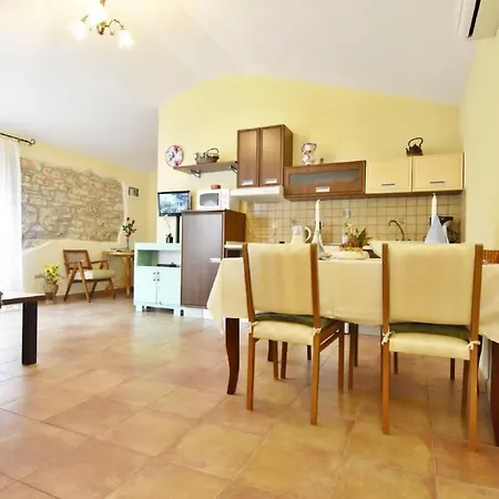 Apartment Fiorela 2 By Interhome Porec