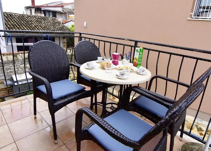 Apartment Fiorela 2 By Interhome Poreč