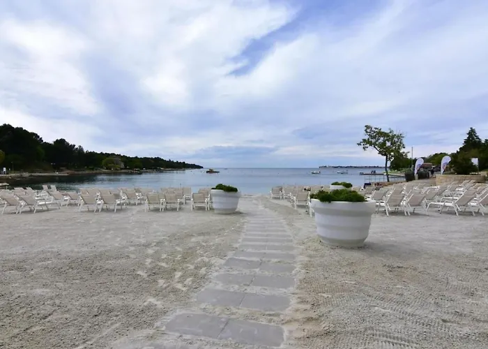 Fiorela 2 By Interhome Poreč