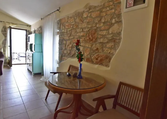 Fiorela 2 By Interhome